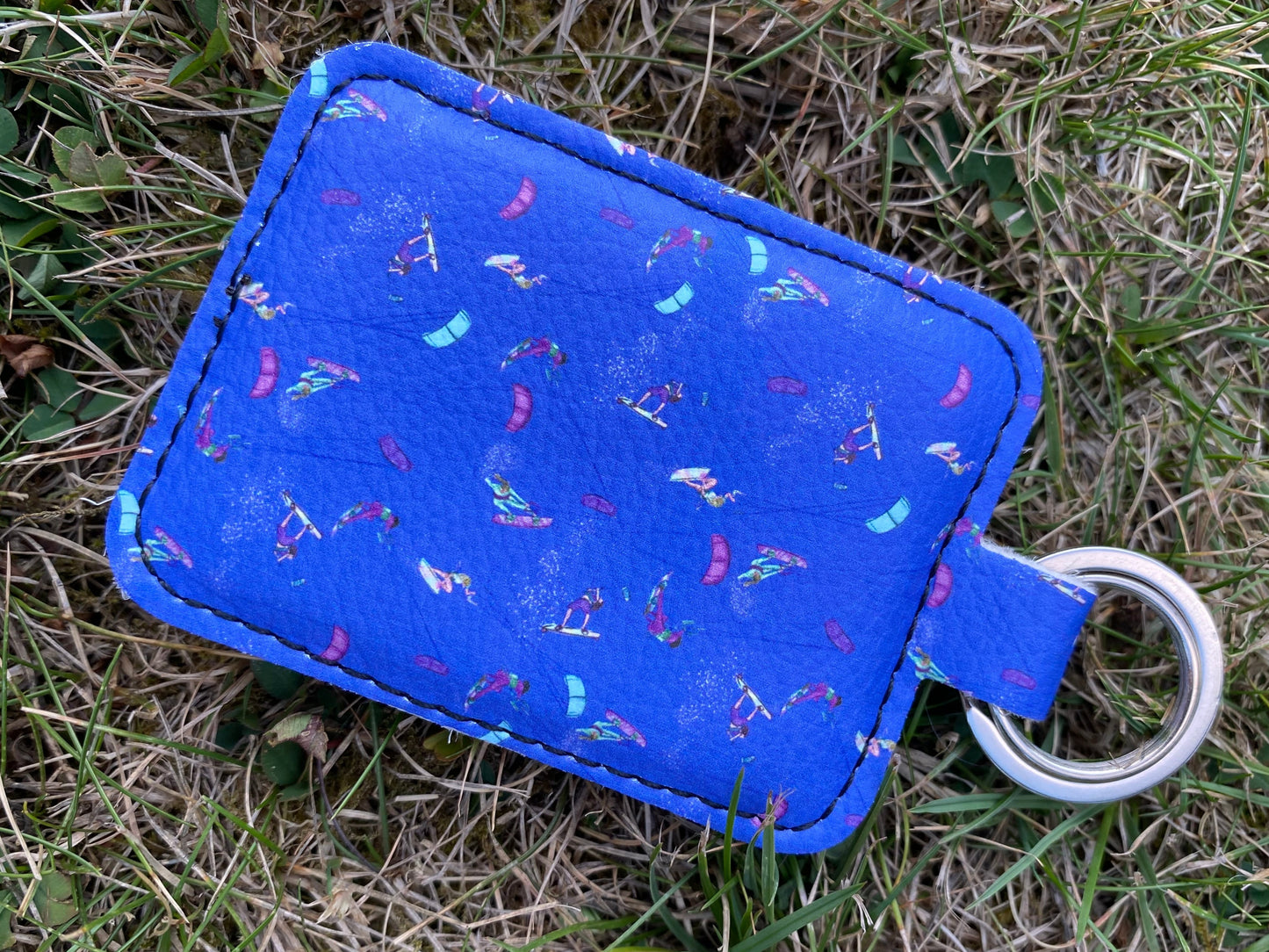 Blue side of the leather pineapple textured keyring