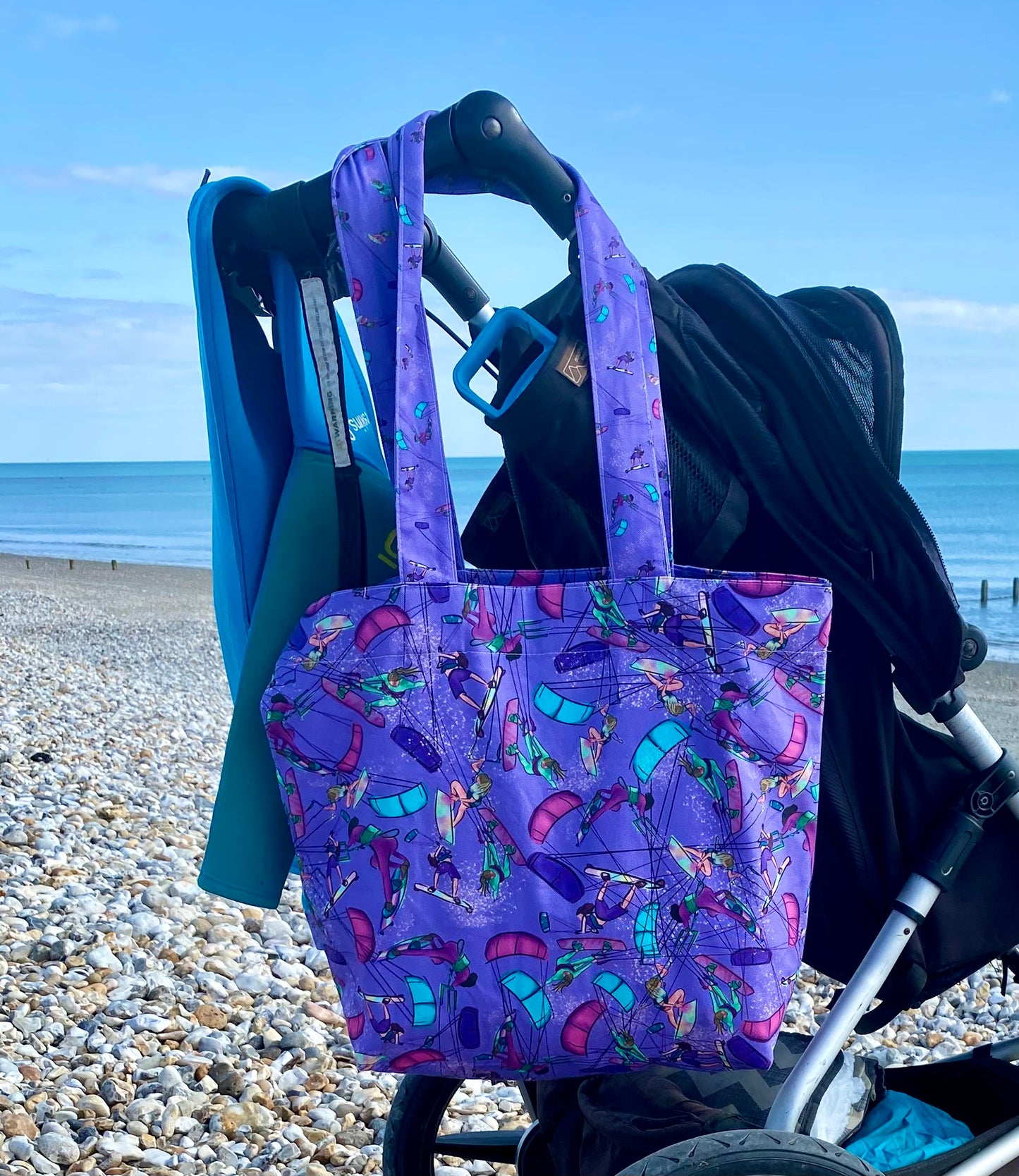 Beach Tote Bag with Gusset kitesurfer Girl Jumping - Blue